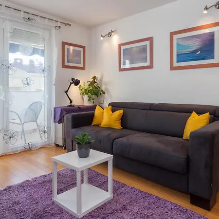 Sunny 1bd Near Firule - Balcony & Peaceful Apartman