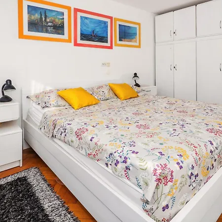 Appartement Sunny 1bd Near Firule - Balcony & Peaceful Split