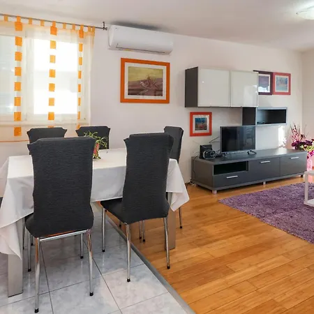 Sunny 1bd Near Firule - Balcony & Peaceful * سبليت