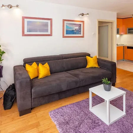 Sunny 1bd Near Firule - Balcony & Peaceful * سبليت