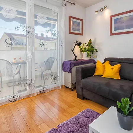 شقة Sunny 1bd Near Firule - Balcony & Peaceful سبليت